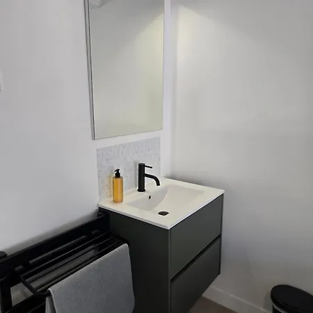 Apartment T5 Climatise 4 Avec Parking - Eurexpo *