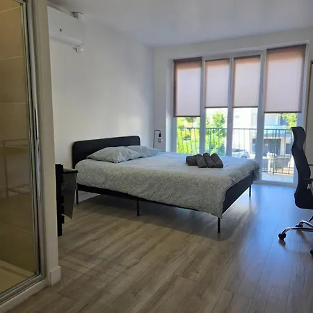Apartment T5 Climatise 4 Avec Parking - Eurexpo *