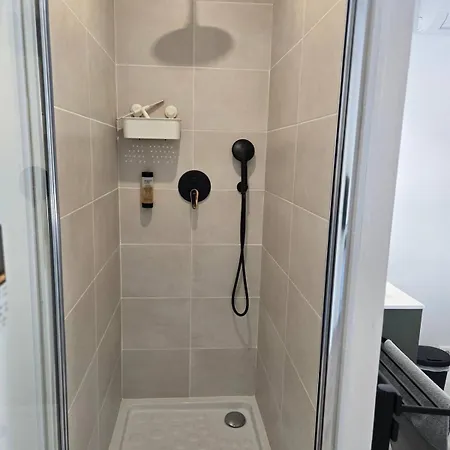 Apartment T5 Climatise 4 Avec Parking - Eurexpo *